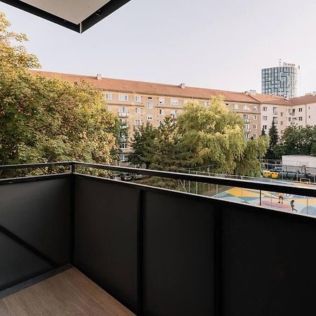 Stylish Apartment Retreat Братислава Экстерьер фото