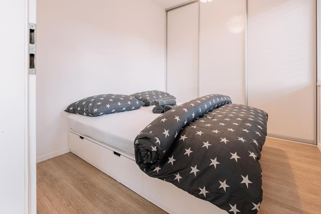 Stylish Apartment Retreat Братислава Экстерьер фото